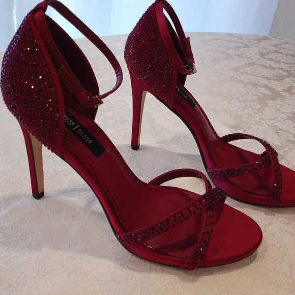 WHITE HOUSE BLACK MARKET GEMINA CRIMSON / RED BEADED STILETTO, sz 8.5 new in box - Picture 6 of 13